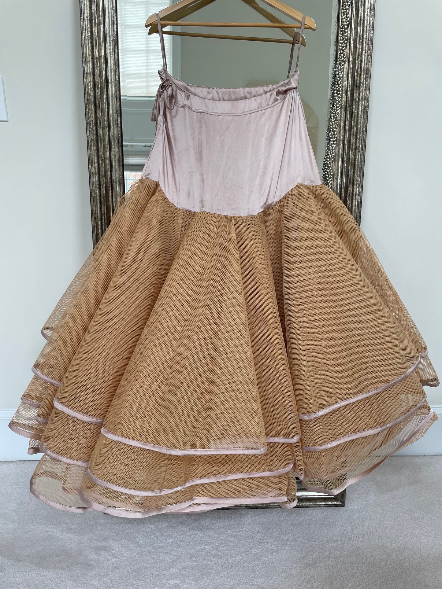 Detachable tulle can can skirt